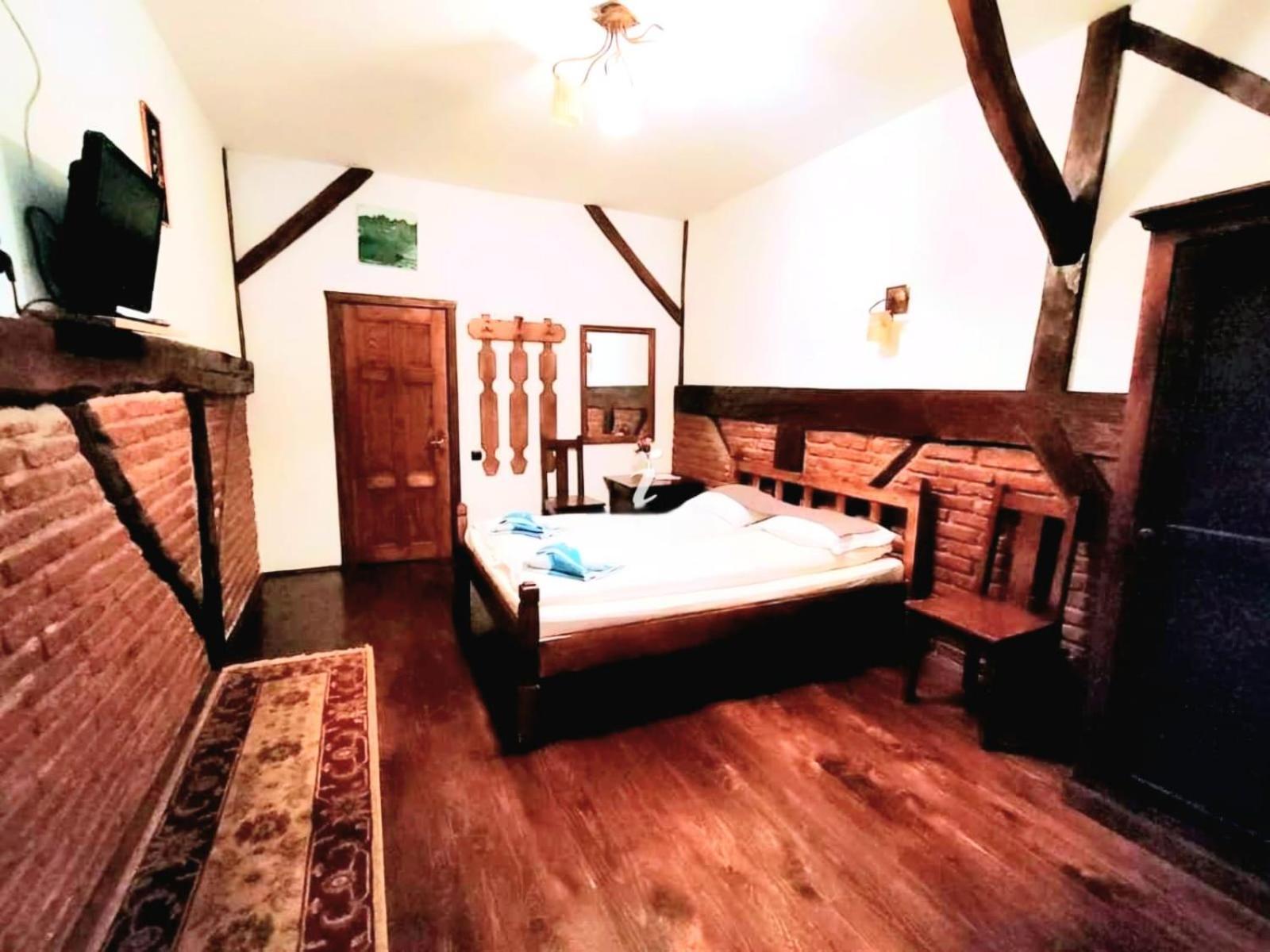 Pensiunea Cerbul - Valea Dobarlaului Esterno foto